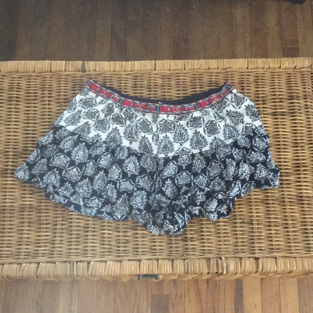 Patterned flowy shorts